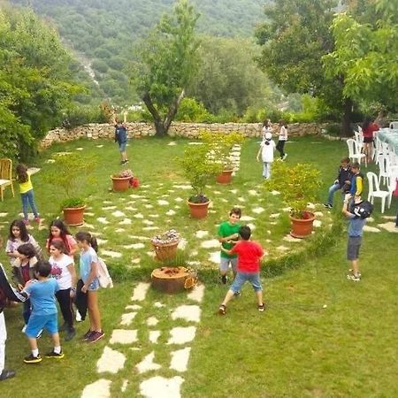 El Achkar Guesthouse Beiteddine Buitenkant foto